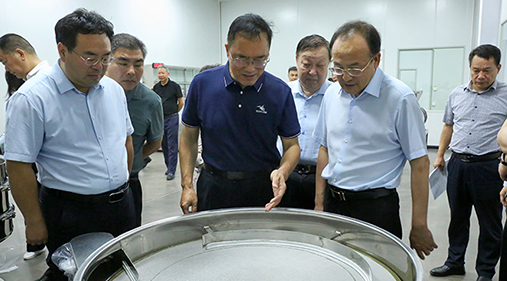 新乡市市长魏建平莅临九一抖音免费版筛机调研指导